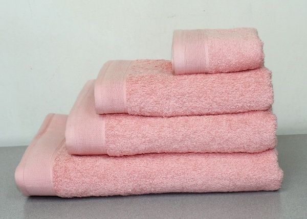 Полотенце махровое 70х140 коралл, "GUTEN MORGEN"